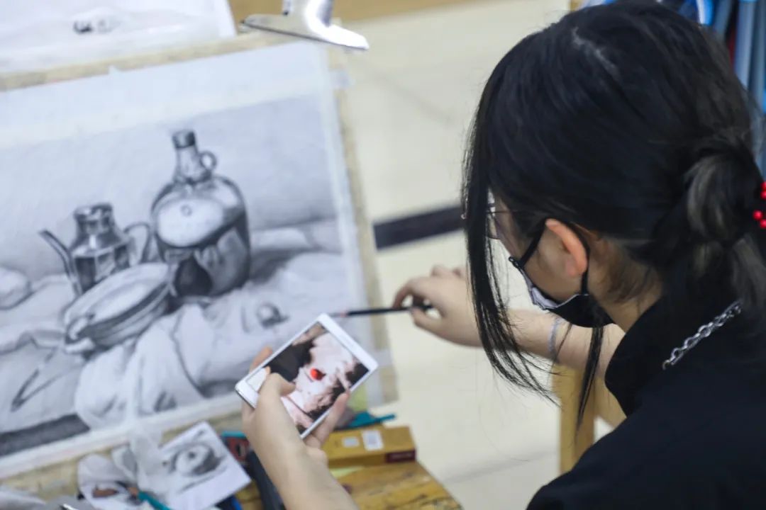 高二開始學(xué)美術(shù)來得及嗎？南京畫室寒假班給大家的幾點建議！